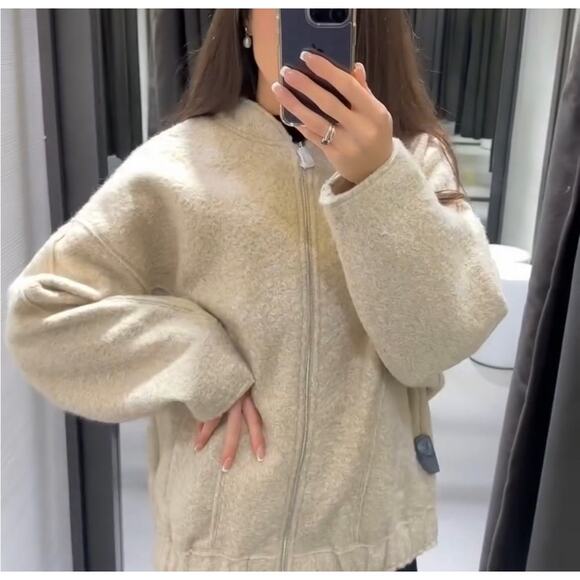 ZARA BLOGGER FAVORITE OVERSIZED BOUCLE BOMBER - Picture 9 of 13